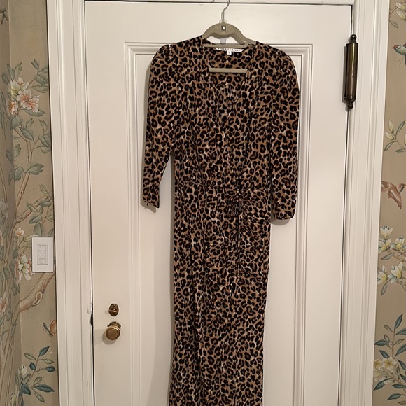 Leopard Veronica Beard dress sz 4! Fully lined, Hidden zippers buttons. Worn 1x - Picture 4 of 8
